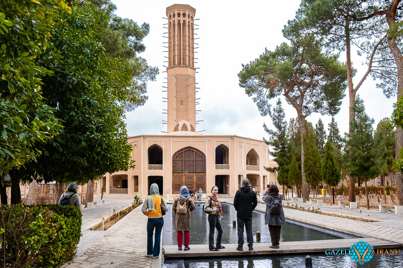 co zobaczyć w yazd ogród dowlat abad